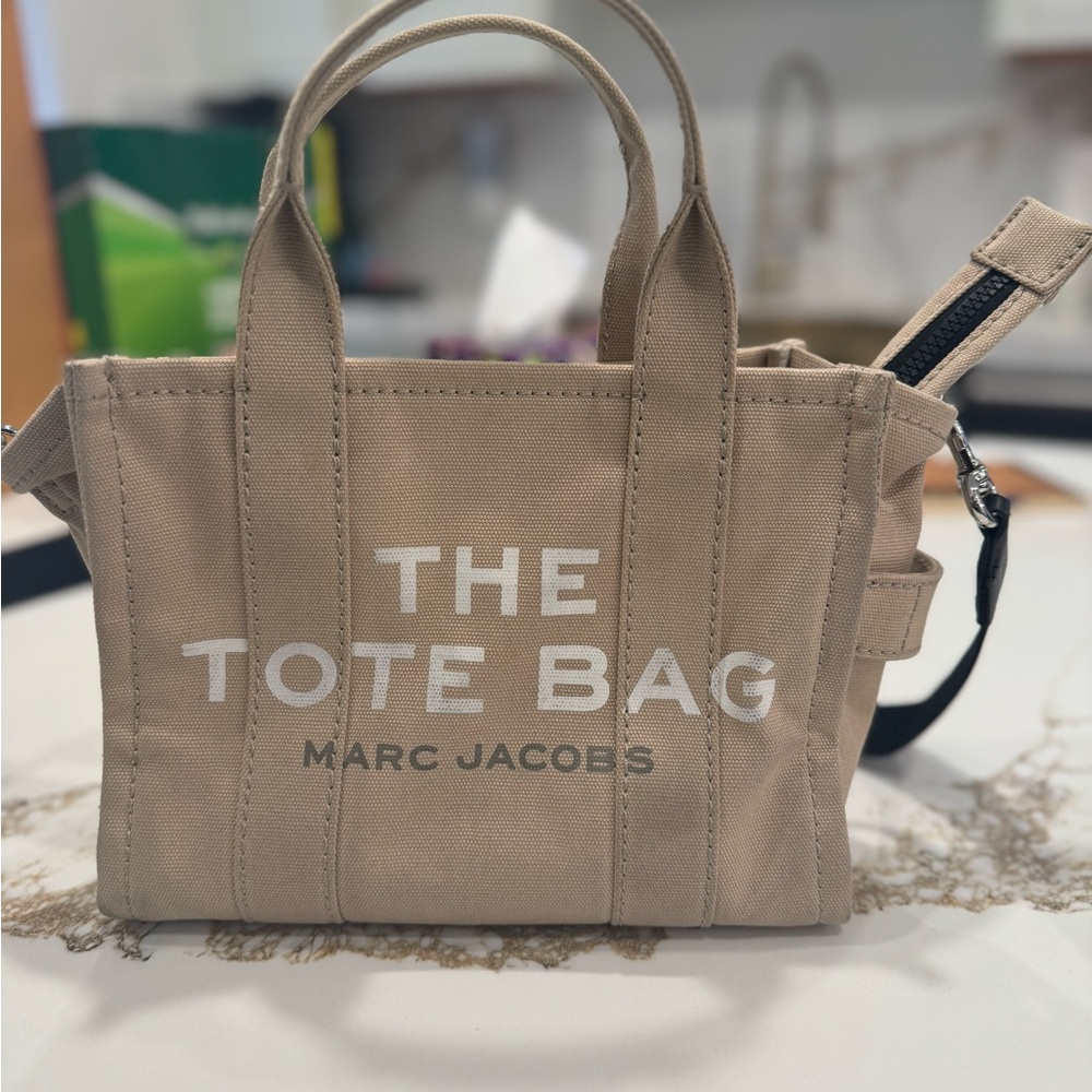 Marc Jacob’s Femme Sac Small Tote Bag